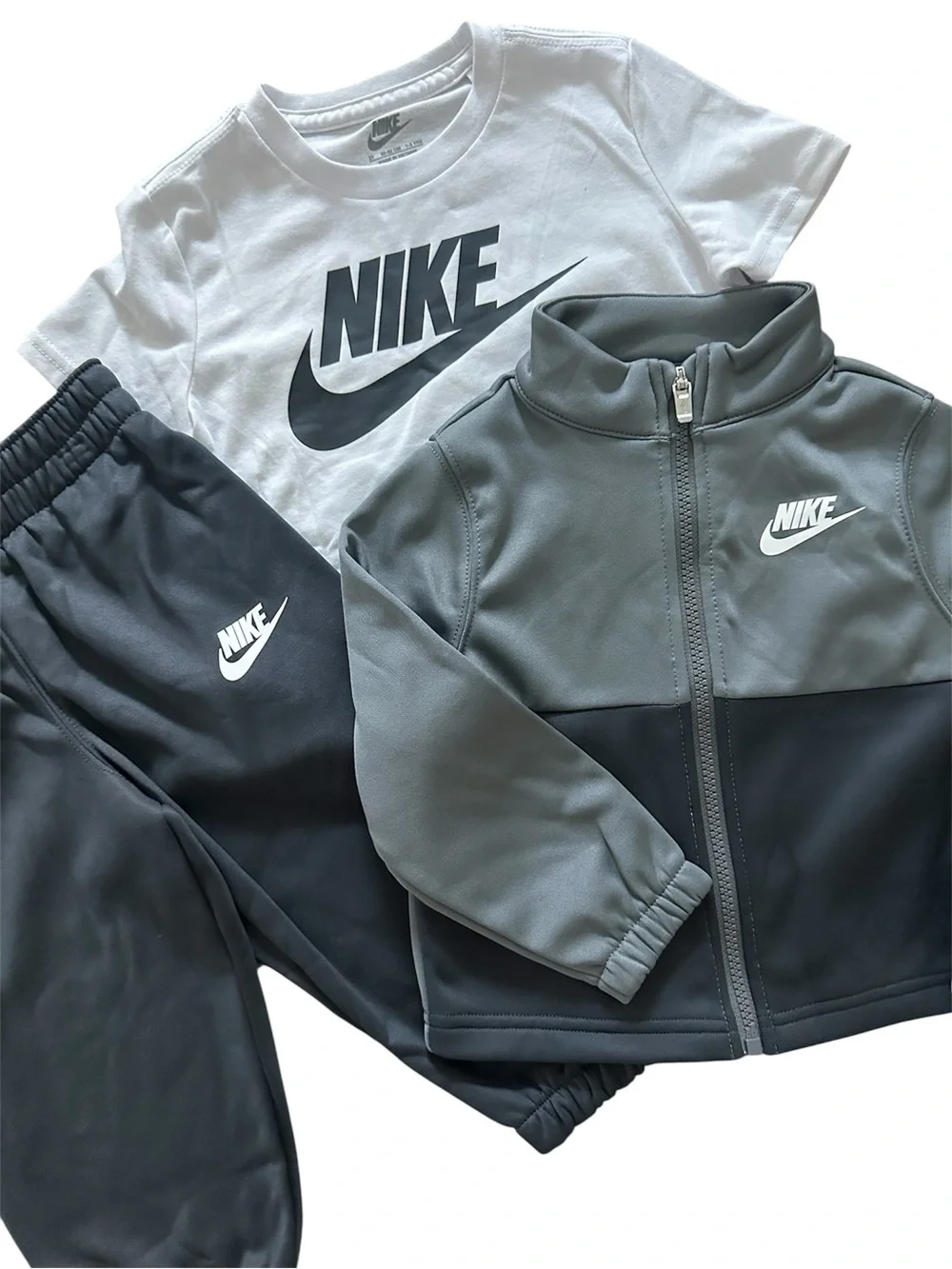Nike Boys 3 Piece Set 2T NWT Gray Black Jacket Jogger Pants T-Shirt